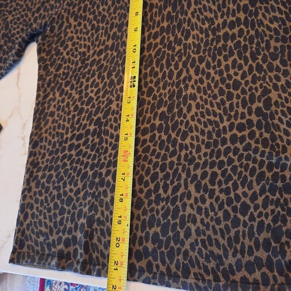 Animal print sweaters! - Picture 5 of 10